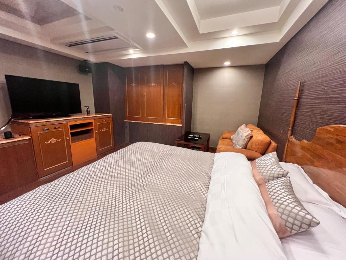 Hotel Crystal Gate Nagoya - Couple Hotel (Adults Only) Esterno foto