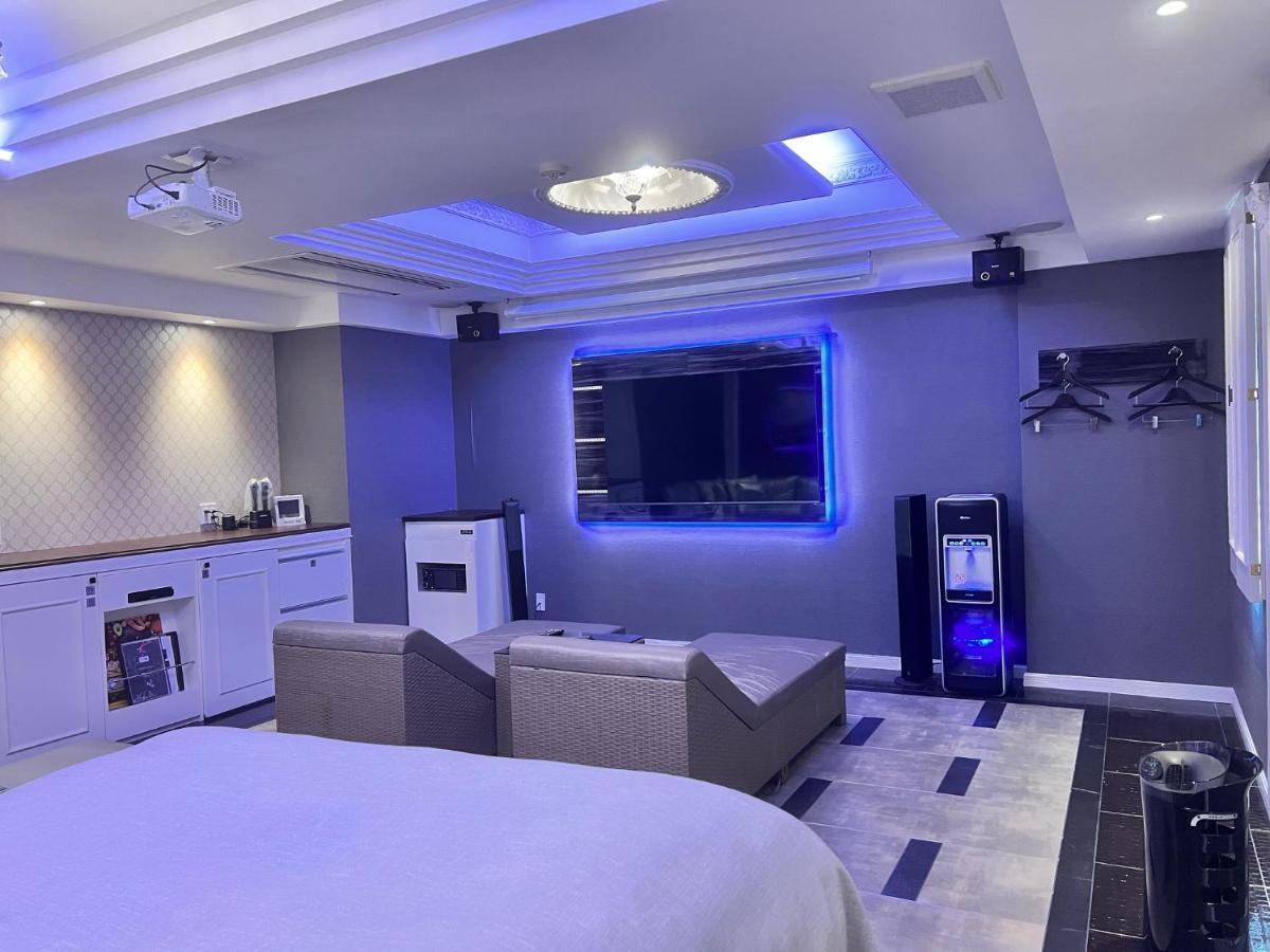 Hotel Crystal Gate Nagoya - Couple Hotel (Adults Only) Esterno foto
